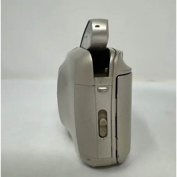 Olympus Stylus Zoom 70 Quartzdate 35mm Film Point & Shoot FOR PARTS READ - Picture 5 of 10